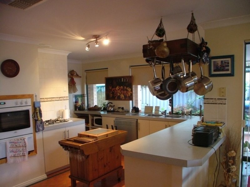 16 Ollera Mndr, Carramar WA 6031