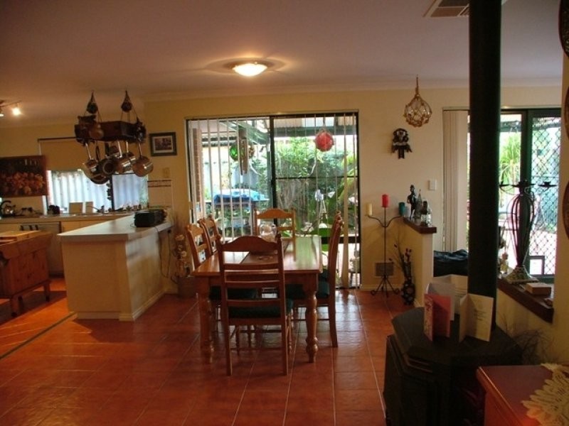 16 Ollera Mndr, Carramar WA 6031