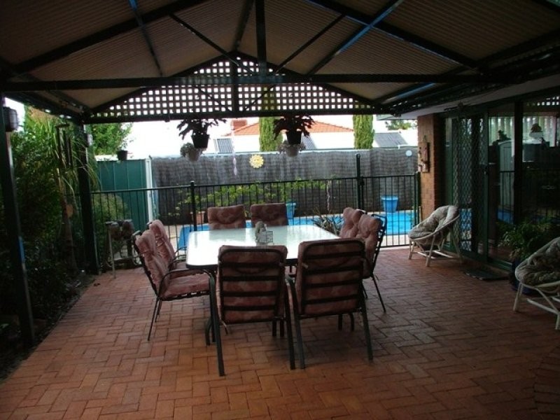 16 Ollera Mndr, Carramar WA 6031