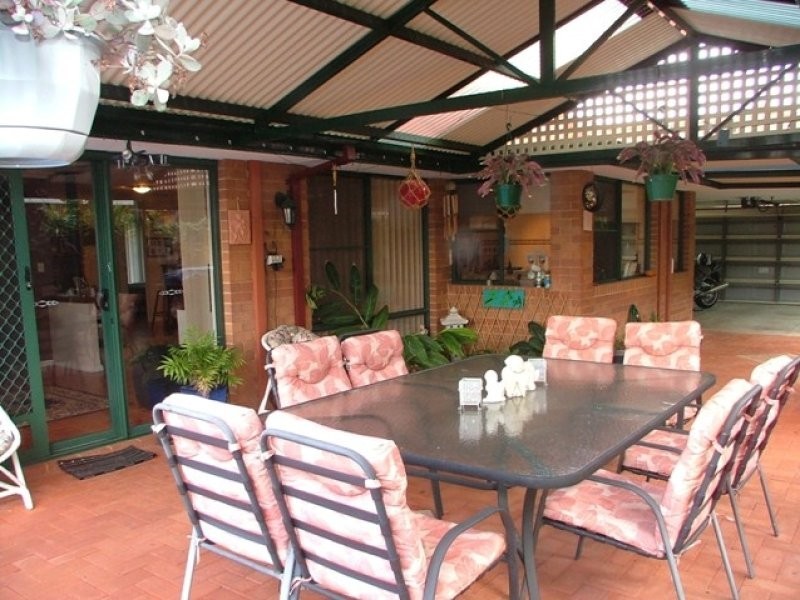 16 Ollera Mndr, Carramar WA 6031