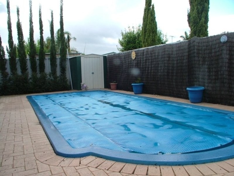 16 Ollera Mndr, Carramar WA 6031