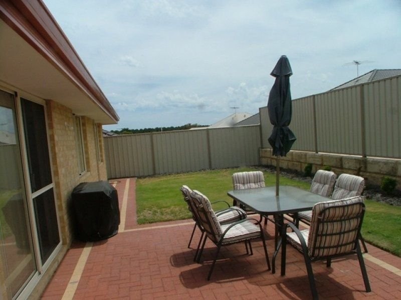 39 Watkins Loop, Tapping WA 6065