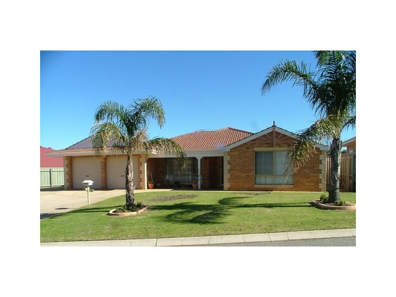 9 Canterbury Circle, Currambine WA 6028
