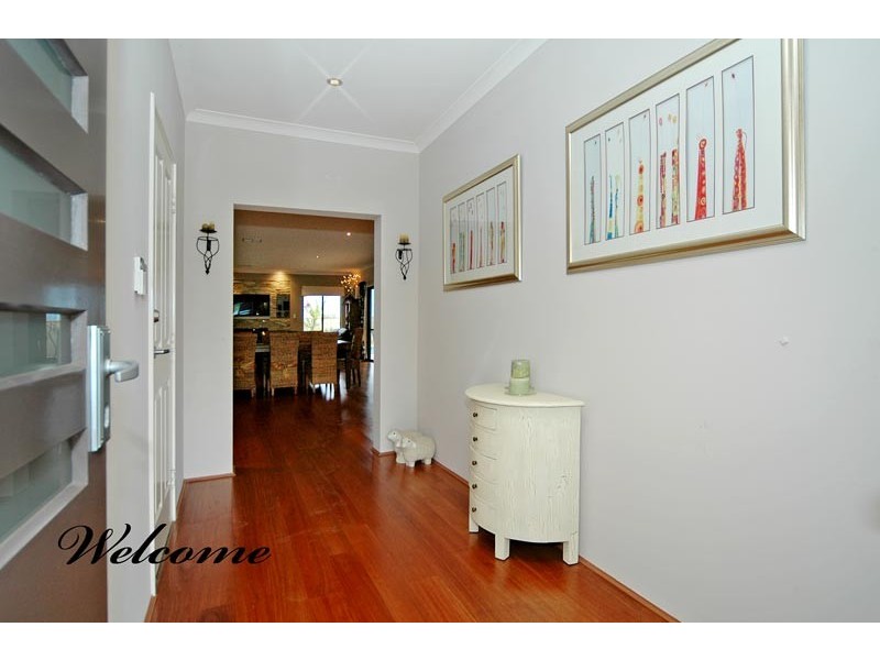 21 Litchfield Cr, Carramar WA 6031