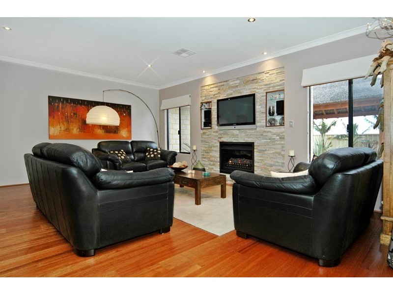 21 Litchfield Cr, Carramar WA 6031