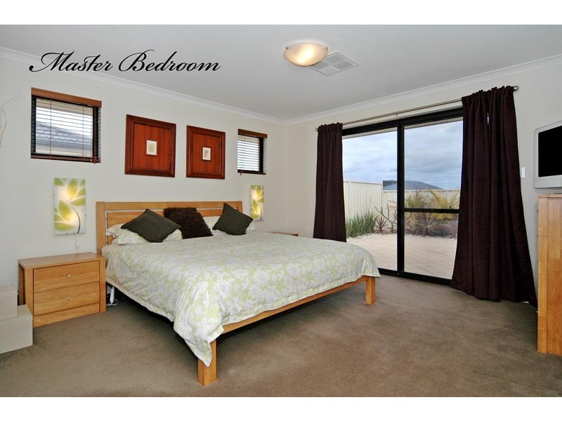 21 Litchfield Cr, Carramar WA 6031