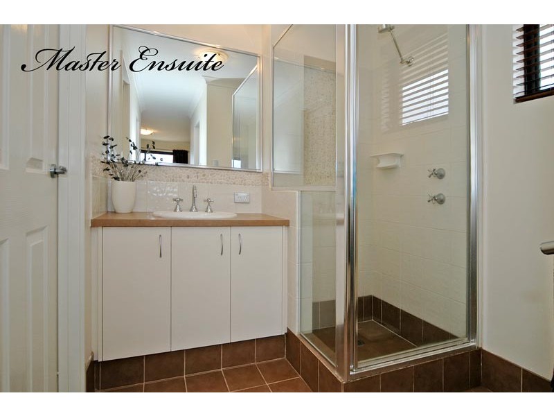 21 Litchfield Cr, Carramar WA 6031