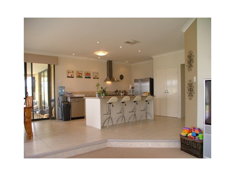 12 Enfield Turn, Carramar WA 6031
