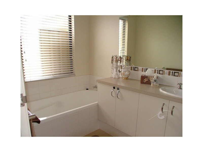 12 Enfield Turn, Carramar WA 6031