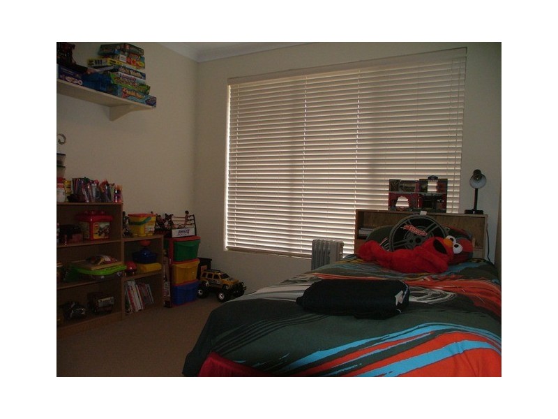 12 Enfield Turn, Carramar WA 6031