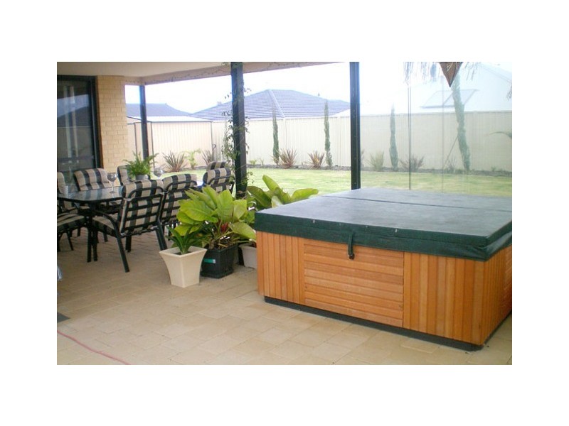 12 Enfield Turn, Carramar WA 6031