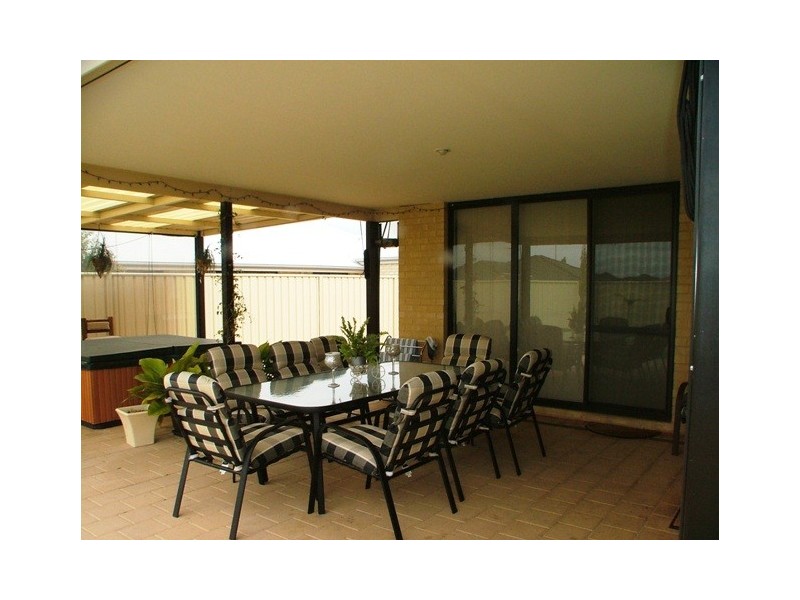 12 Enfield Turn, Carramar WA 6031