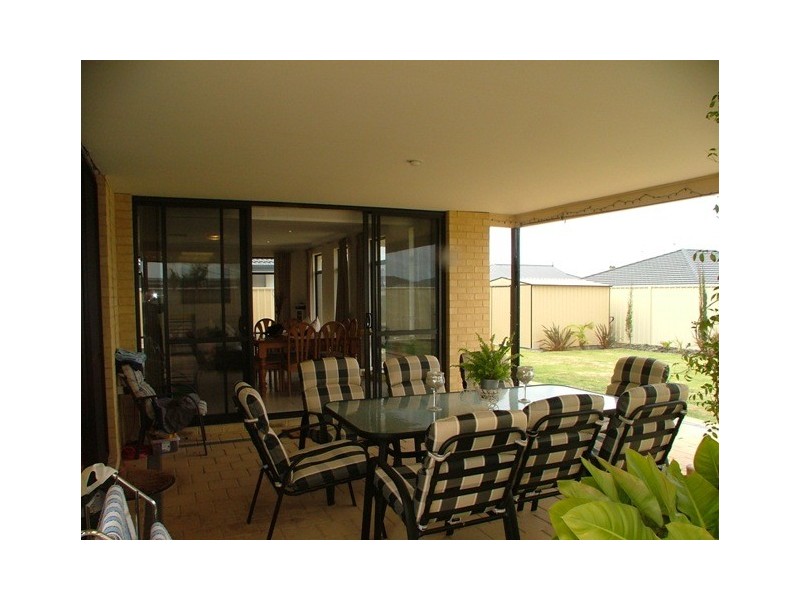 12 Enfield Turn, Carramar WA 6031