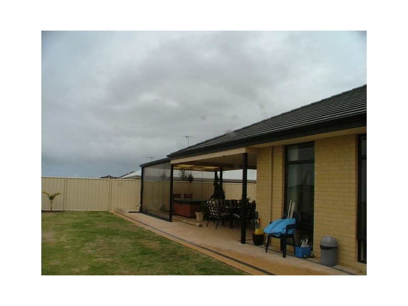 12 Enfield Turn, Carramar WA 6031
