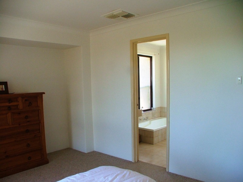 5 Carson Pl, Heathridge WA 6027