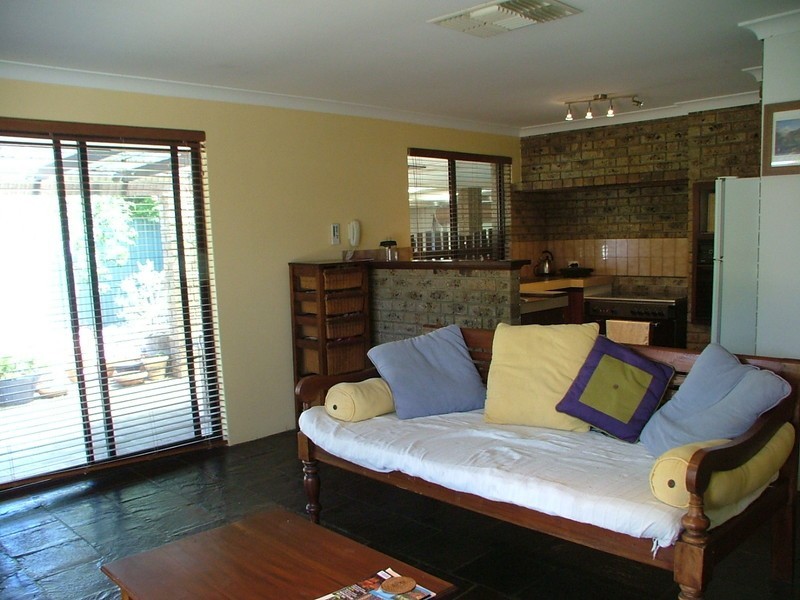 5 Carson Pl, Heathridge WA 6027