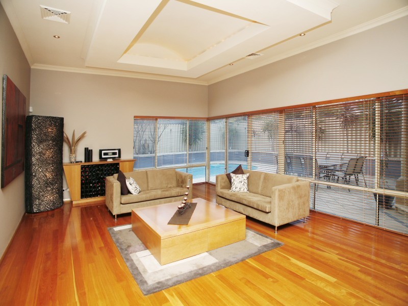 4 Mirror Place, Ocean Reef WA 6027