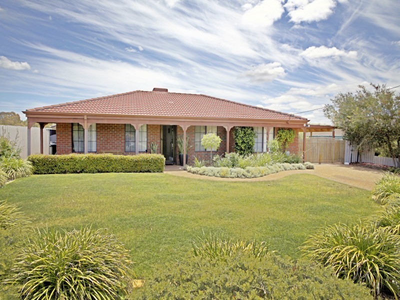 6 Richards Crescent, Craigie WA 6025