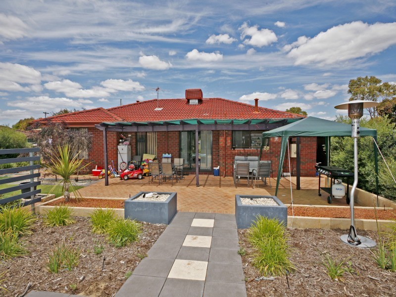 6 Richards Crescent, Craigie WA 6025