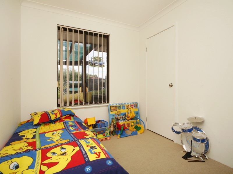 6 Richards Crescent, Craigie WA 6025
