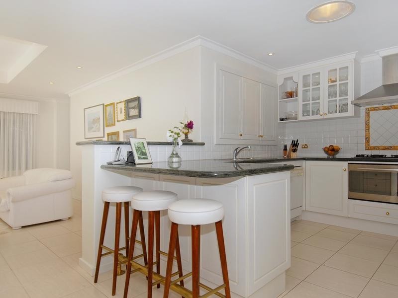 4 Bulla Place, Hillarys WA 6025