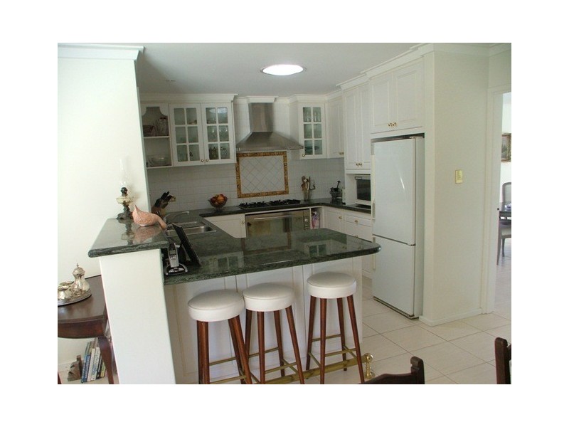 4 Bulla Place, Hillarys WA 6025