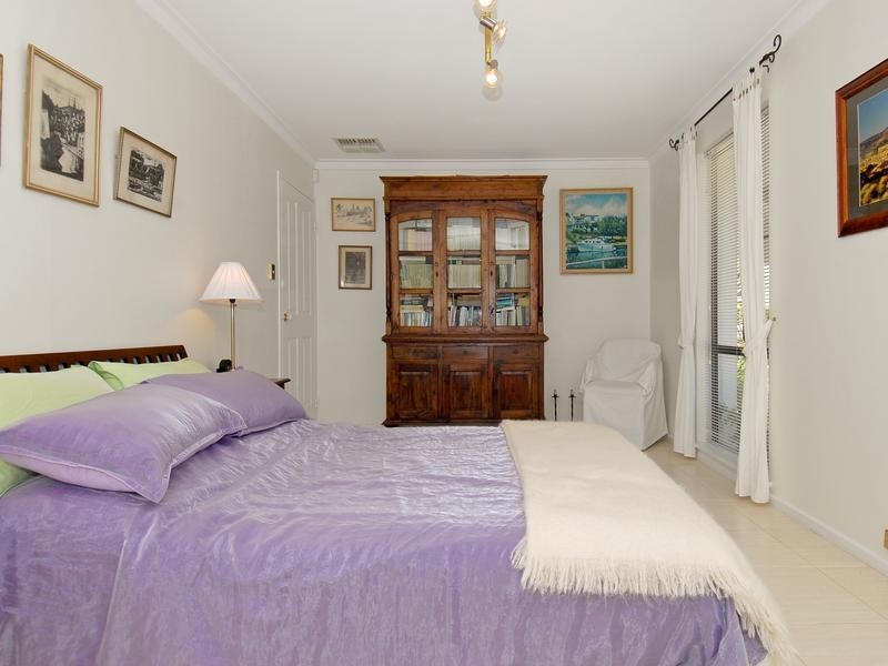 4 Bulla Place, Hillarys WA 6025