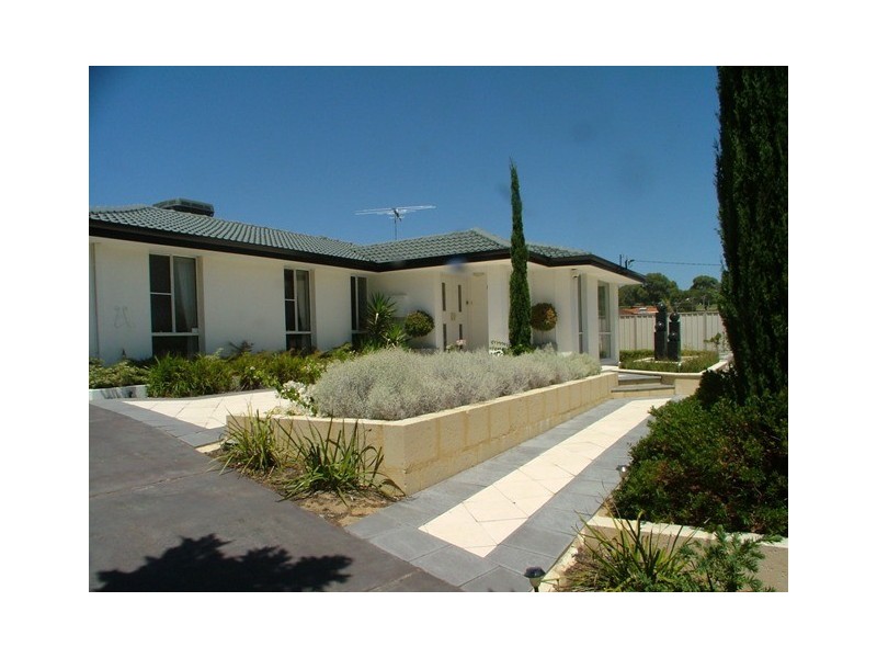 4 Bulla Place, Hillarys WA 6025