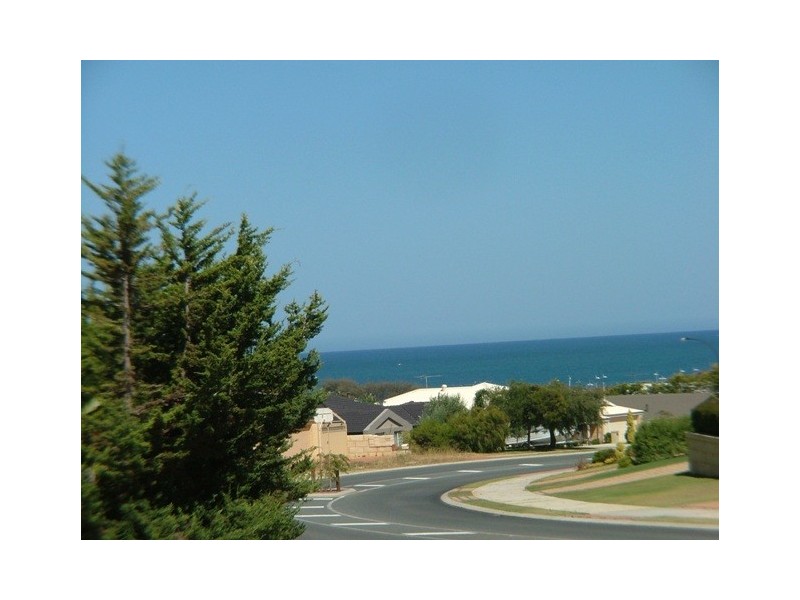 1 Chalmers Ct, Mindarie WA 6030