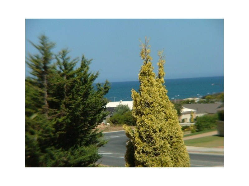 1 Chalmers Ct, Mindarie WA 6030