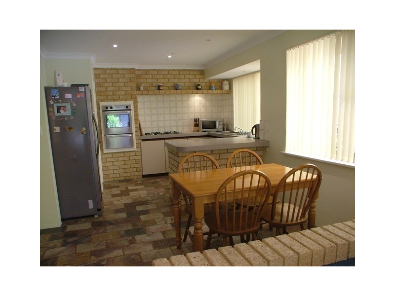 1 Chalmers Ct, Mindarie WA 6030