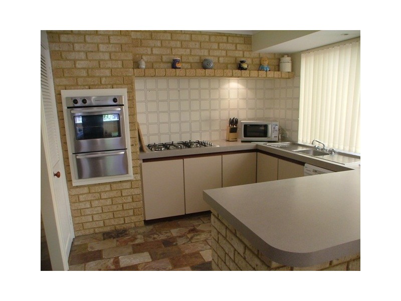 1 Chalmers Ct, Mindarie WA 6030