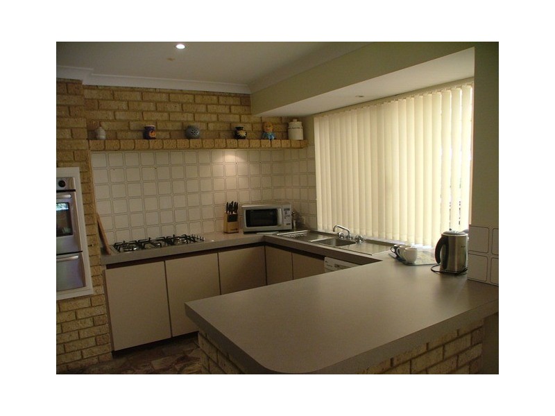 1 Chalmers Ct, Mindarie WA 6030