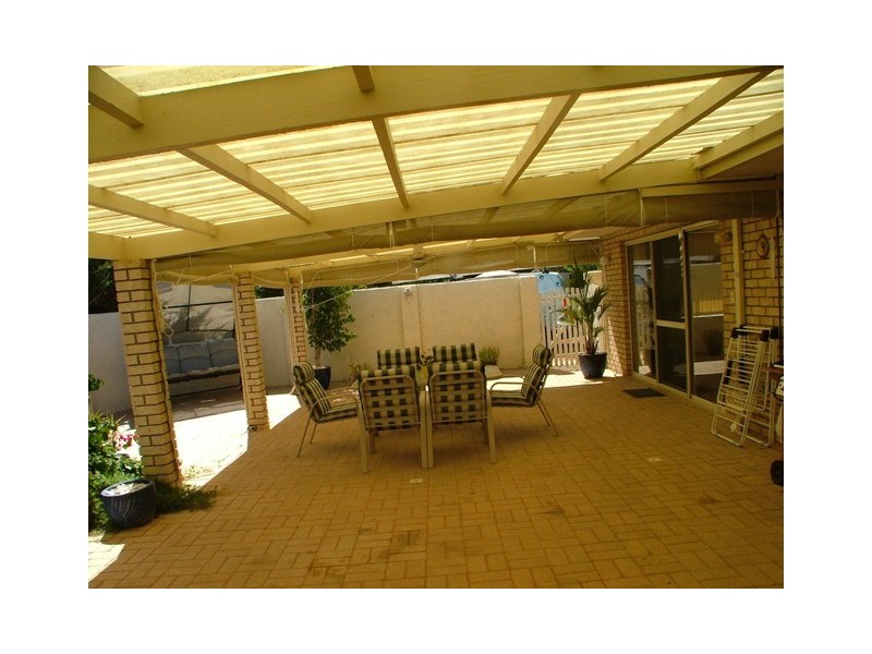 1 Chalmers Ct, Mindarie WA 6030