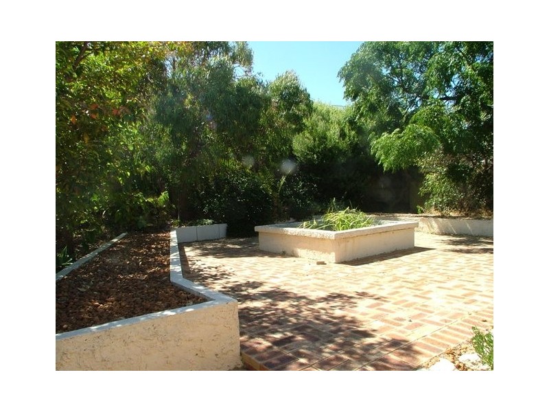 1 Chalmers Ct, Mindarie WA 6030