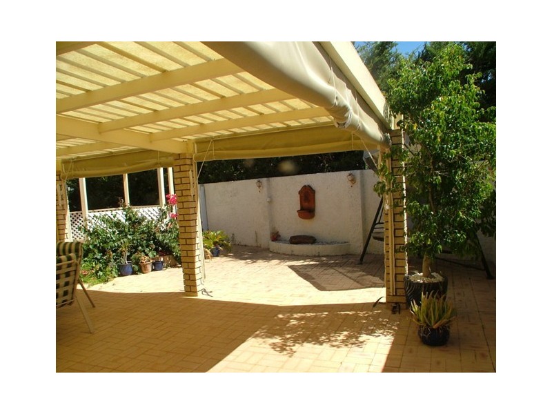 1 Chalmers Ct, Mindarie WA 6030