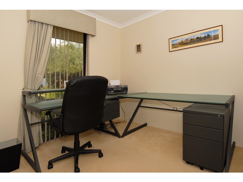 2 Oakwood Ct, Currambine WA 6028
