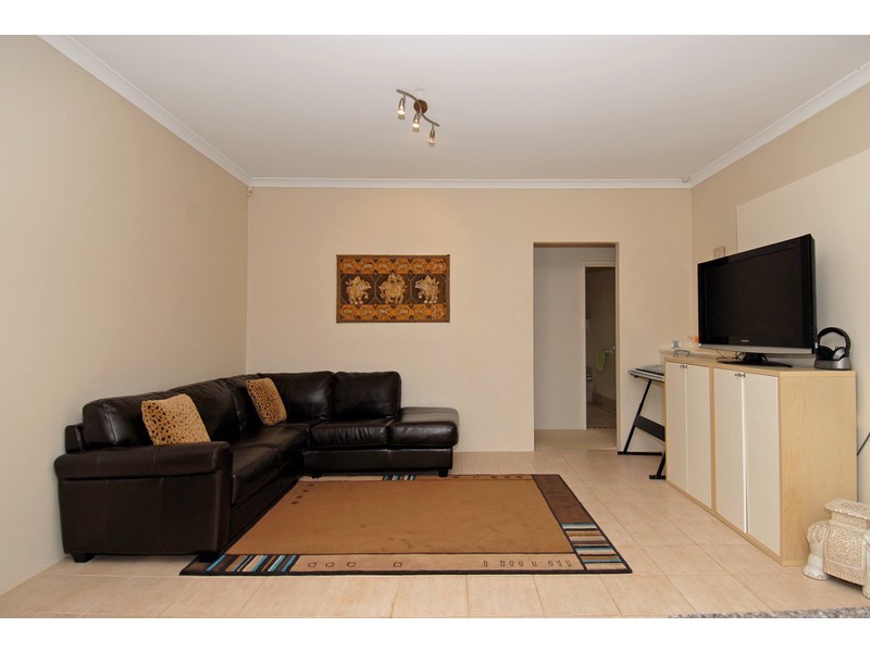 2 Oakwood Ct, Currambine WA 6028