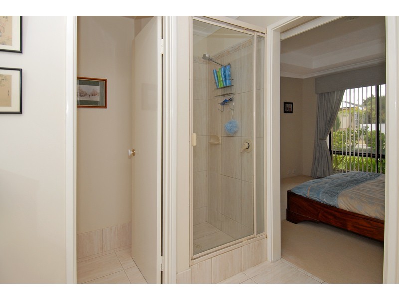 2 Oakwood Ct, Currambine WA 6028