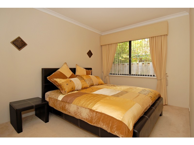 2 Oakwood Ct, Currambine WA 6028