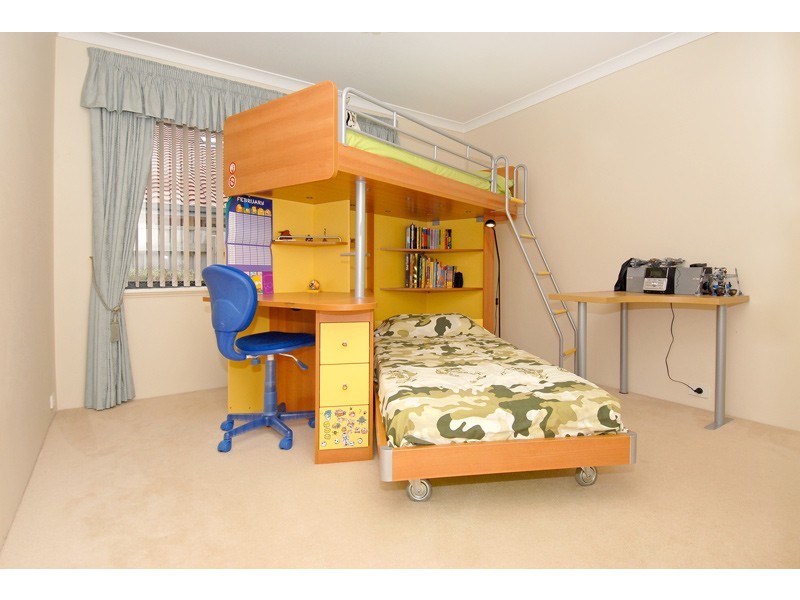 2 Oakwood Ct, Currambine WA 6028