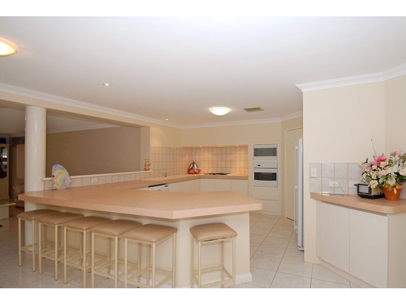 7 Cromer Grove, Kallaroo WA 6025