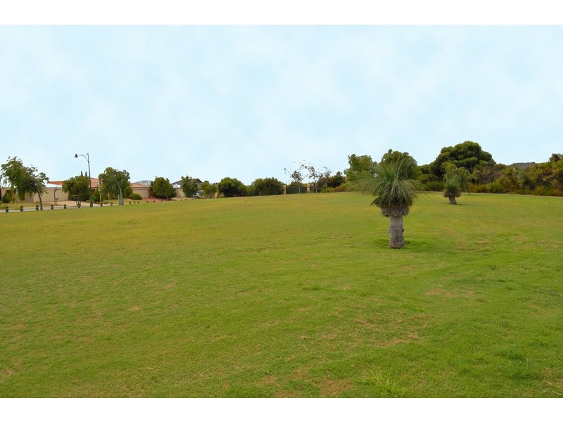 12 Mokutu Ct, Quinns Rocks WA 6030