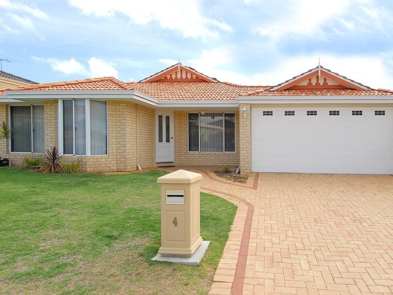 4 Annandale Circle, Kinross WA 6028