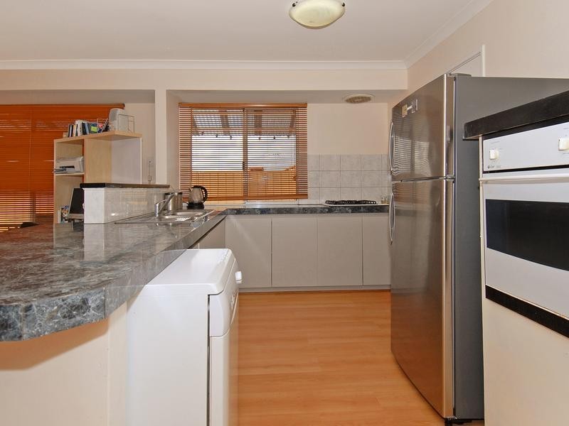 4 Annandale Circle, Kinross WA 6028