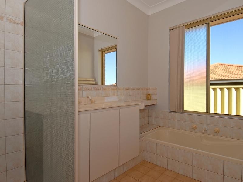 18 Castella Way, Mullaloo WA 6027