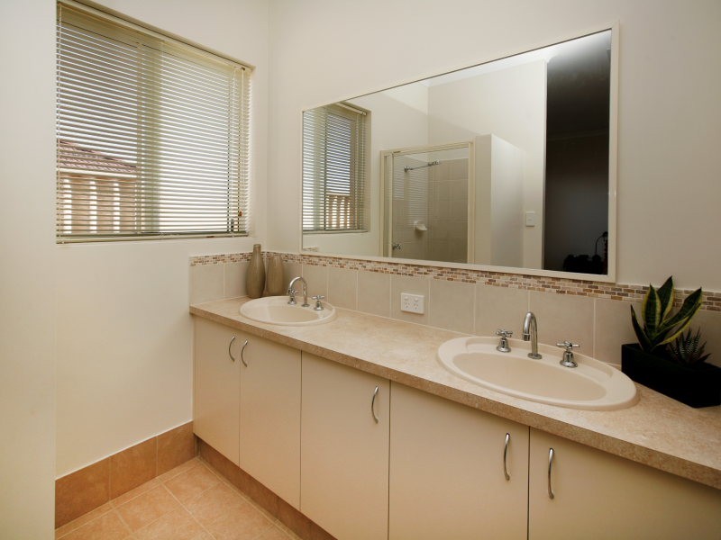 70 Conti Rd, Tapping WA 6065