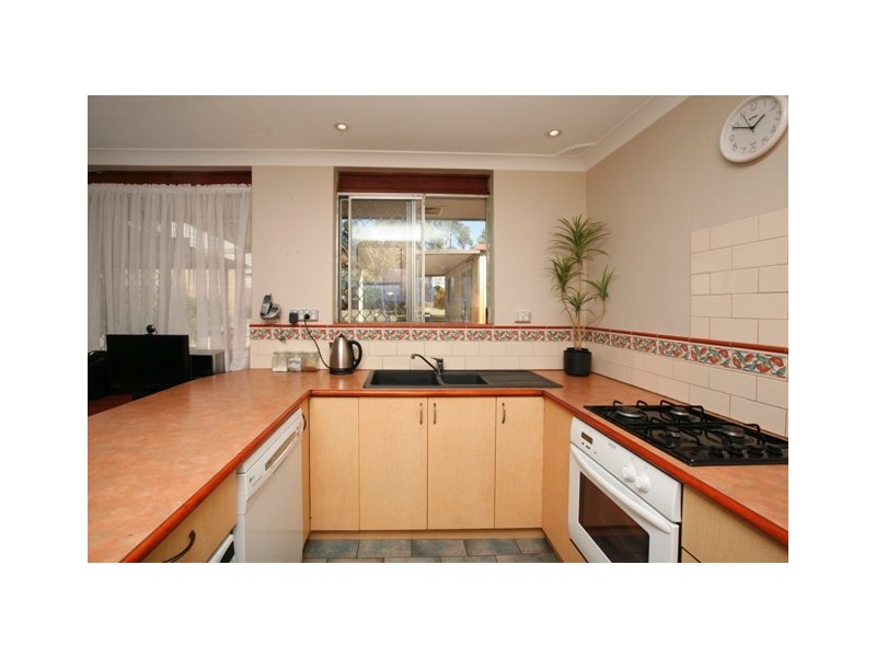 215 Camberwarra Dve, Craigie WA 6025