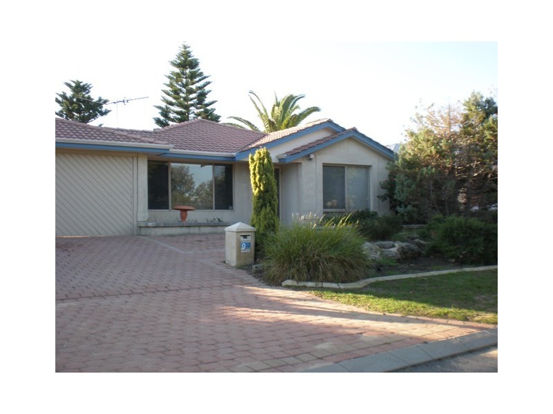 9 Caledonia Ave, Currambine WA 6028
