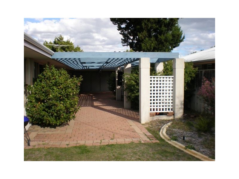 9 Caledonia Ave, Currambine WA 6028